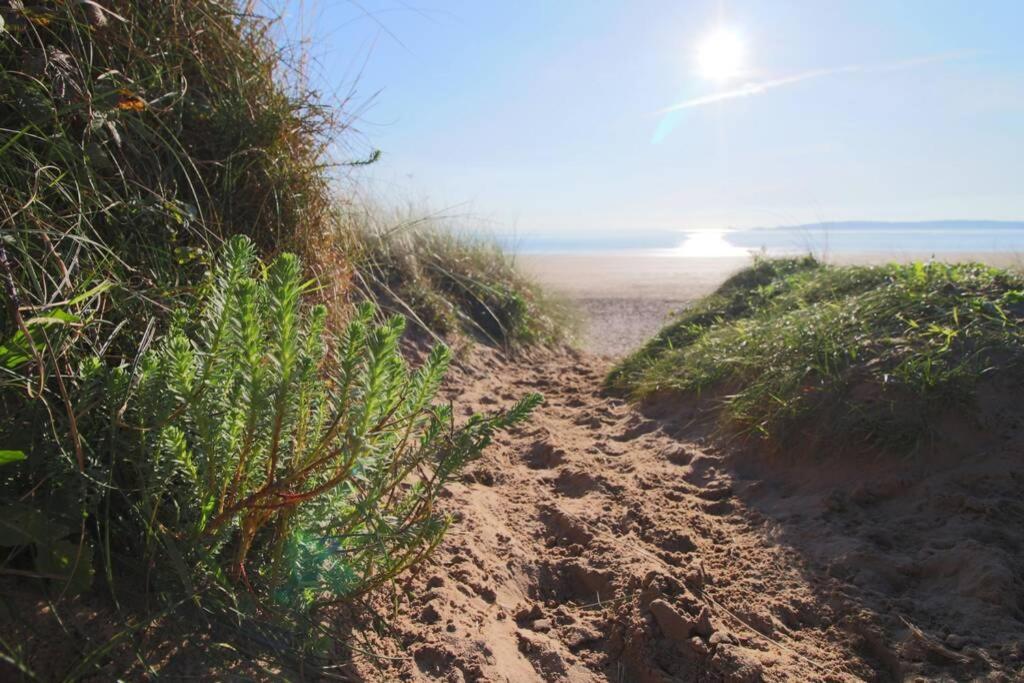 No1 Beach Walk By South Wales - Free Parking