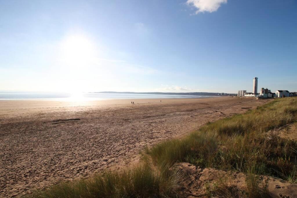 No1 Beach Walk By South Wales - Free Parking *
